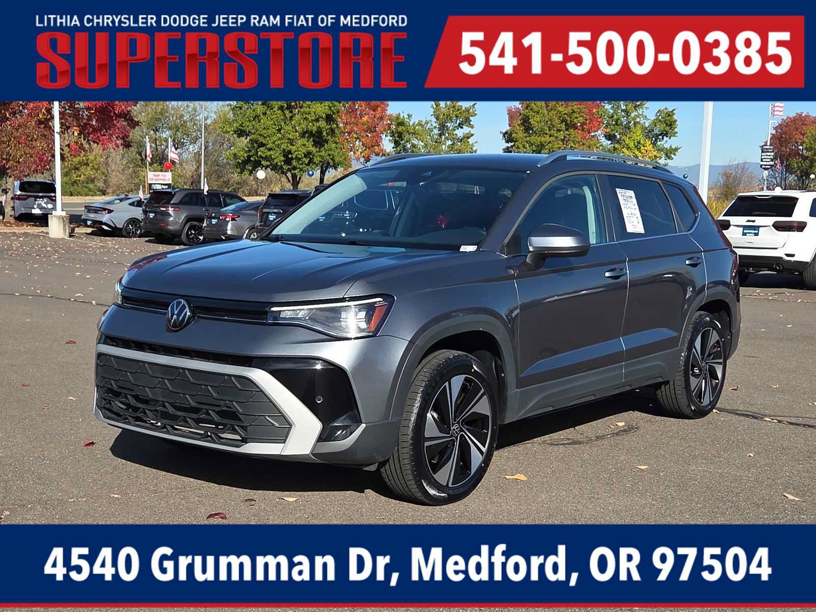 Used 2025 Volkswagen Taos SE AWD/4WD image 1