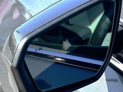 Used 2020 Chevrolet Equinox LT w/ Driver Convenience Package image 10