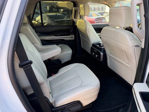 Used 2018 Ford Expedition Platinum image 25