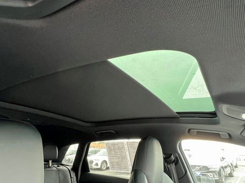 Certified 2023 Audi e-tron S Premium Plus image 15