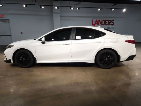 New 2026 Toyota Camry SE FWD image 4