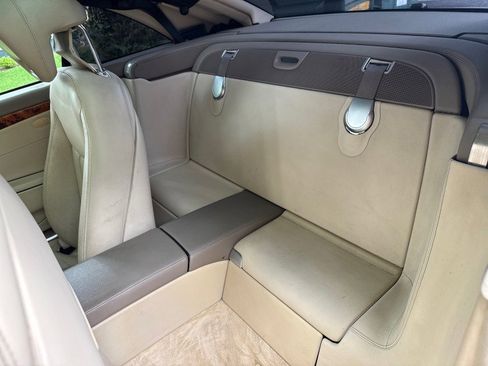 Used 2011 Mercedes-Benz SL 550 image 31