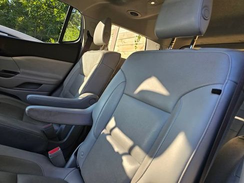 Used 2019 GMC Acadia SLT FWD image 8