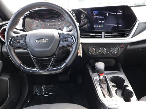 Used 2024 Chevrolet Trax RS w/ Driver Confidence Package image 19