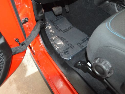 Used 2025 Jeep Wrangler Unlimited Rubicon 4xe w/ Safety Group image 36