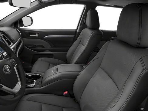 Used 2018 Toyota Highlander Limited w/ Carpet Mat Package (TMS) image 9