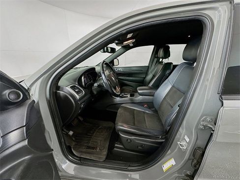 Used 2020 Jeep Grand Cherokee Altitude image 21