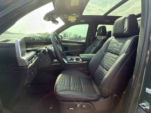 Used 2025 Cadillac Escalade V w/ LPO, Floor Liner Package image 8