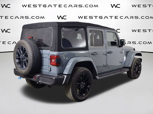 Used 2024 Jeep Wrangler Unlimited Sahara w/ Technology Group AWD/4WD image 45