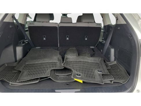 Used 2023 Toyota Highlander LE image 20