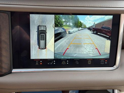 Used 2023 GMC Yukon Denali w/ Advanced Technology Package AWD/4WD image 25