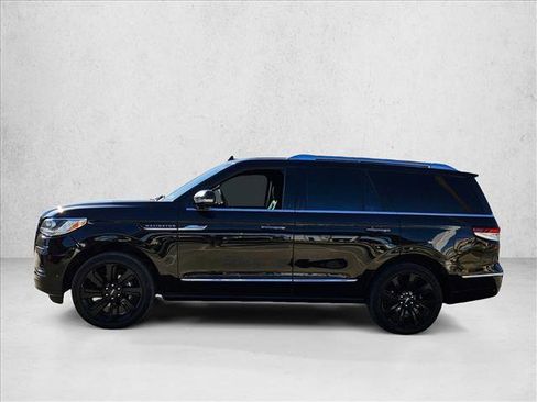 Used 2022 Lincoln Navigator Reserve image 8