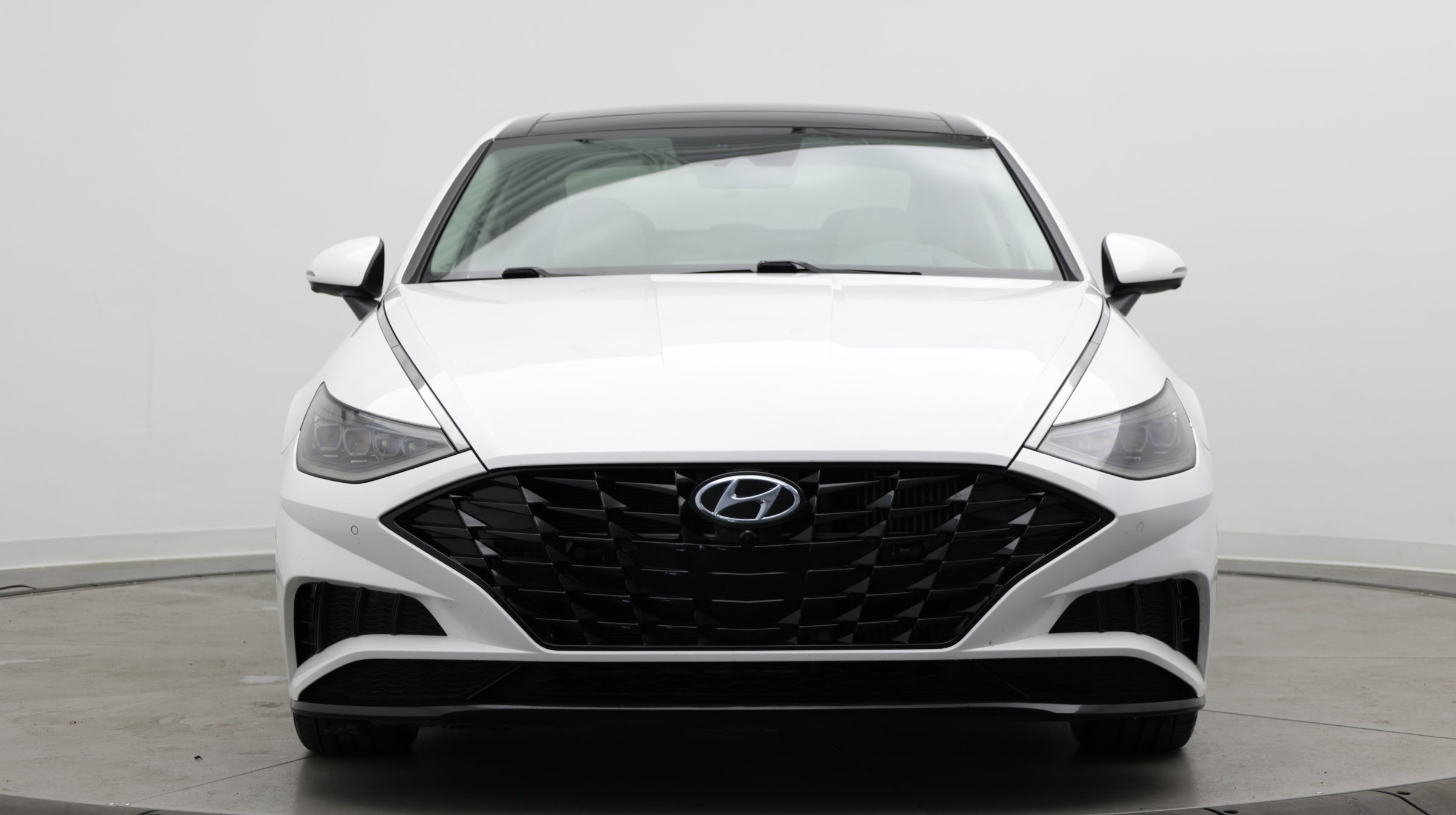 Used 2022 Hyundai Sonata Limited FWD image 2