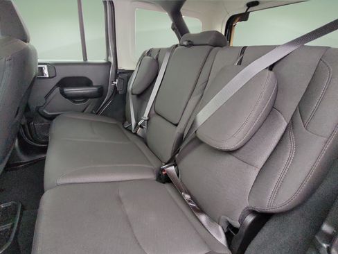 Used 2023 Jeep Wrangler Unlimited w/ Convenience Group AWD/4WD image 17