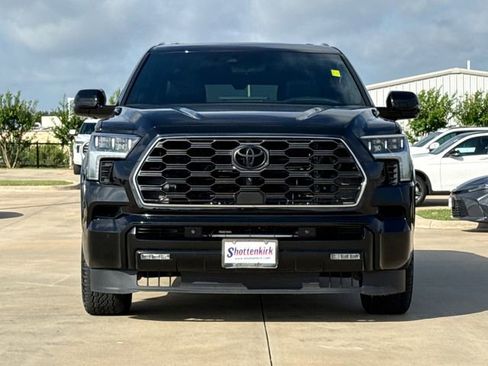 Used 2024 Toyota Sequoia Platinum AWD/4WD image 2