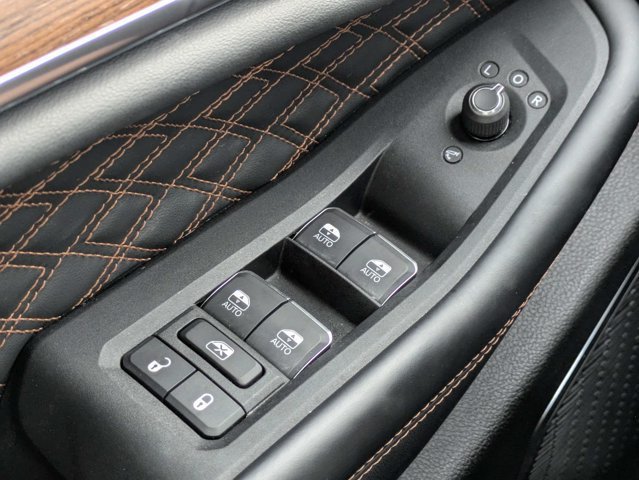 Certified 2025 Jeep Grand Cherokee Summit w/ Obsidian Package AWD/4WD image 25