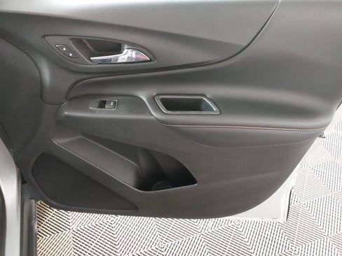 Used 2018 Chevrolet Equinox Premier FWD image 17