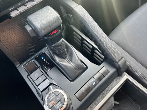 Used 2025 Toyota Tacoma TRD Off-Road image 39