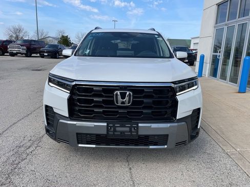 New 2026 Honda Pilot Touring image 3