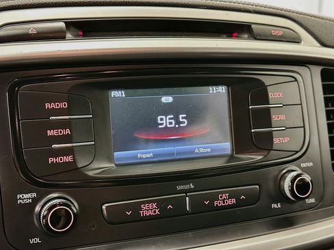 Used 2018 Kia Sorento FWD V6 image 21