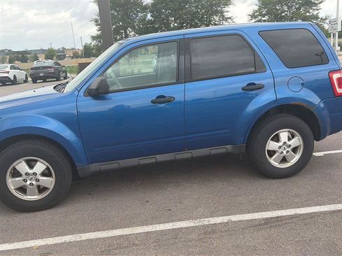 Used 2011 Ford Escape XLS w/ 101A Rapid Spec Order Code FWD image 2