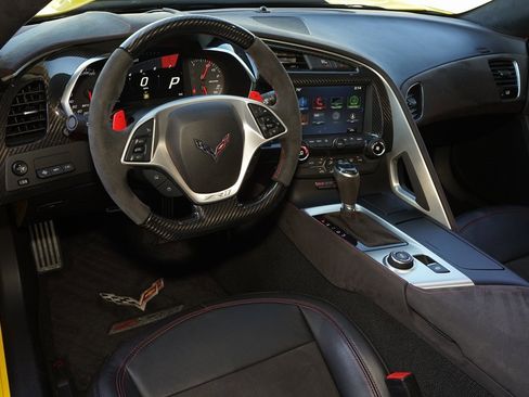 Used 2015 Chevrolet Corvette Z06 image 14