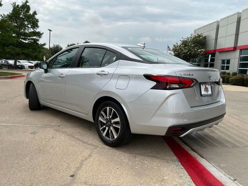 Used 2025 Nissan Versa SV FWD image 8