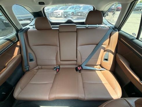 Used 2017 Subaru Outback 3.6R Touring AWD/4WD image 16