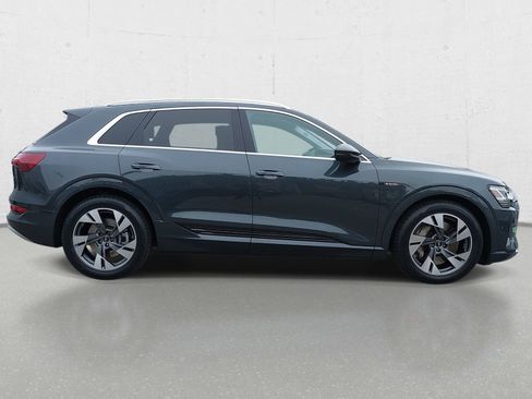 Certified 2023 Audi e-tron Premium Plus w/ Premium Plus Package AWD/4WD image 4