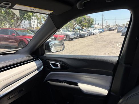 Used 2025 Jeep Compass Limited AWD/4WD image 35