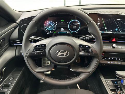 New 2025 Hyundai Elantra SEL image 22