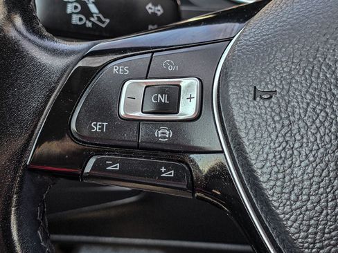 Used 2019 Volkswagen Tiguan SE AWD/4WD image 24