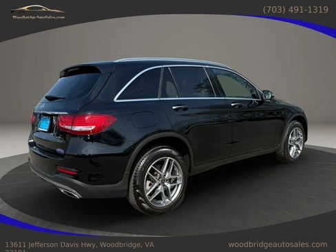 Used 2019 Mercedes-Benz GLC 300 image 4