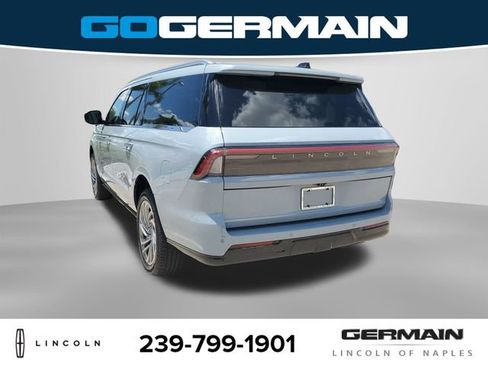New 2026 Lincoln Navigator L Reserve AWD/4WD image 10