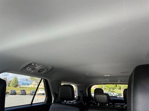 Used 2023 Ford Explorer XLT w/ Equipment Group 202A image 22