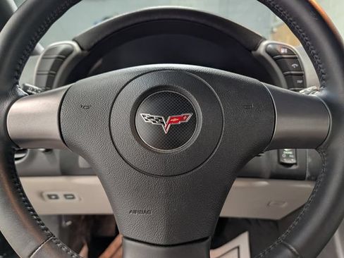 Used 2007 Chevrolet Corvette Coupe w/ Performance Package RWD image 20