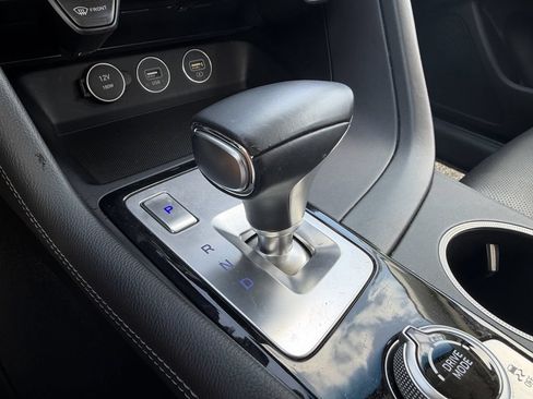 Used 2022 Genesis G70 2.0T RWD image 19