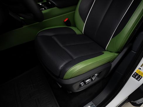 Used 2024 Rolls-Royce Cullinan w/ Cullinan Package AWD/4WD image 68