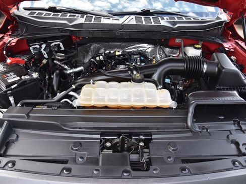 Certified 2022 Ford F150 XLT w/ Equipment Group 302A High image 40