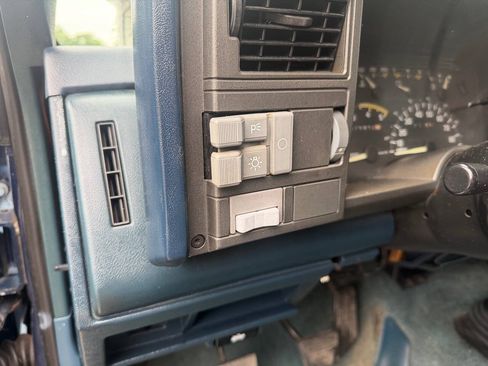 Used 1993 Chevrolet Silverado 3500 2WD Crew Cab image 20