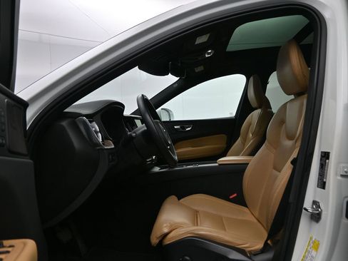 Used 2021 Volvo XC60 T5 Inscription w/ Advanced Package image 27