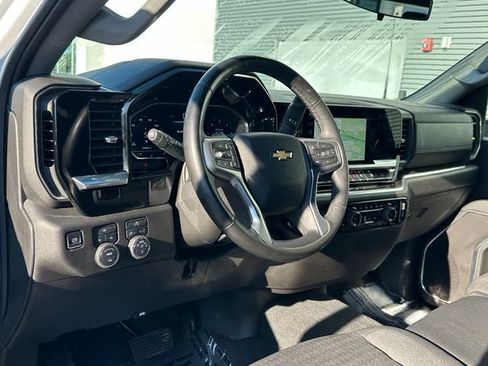 Used 2025 Chevrolet Silverado 2500 LT AWD/4WD image 28