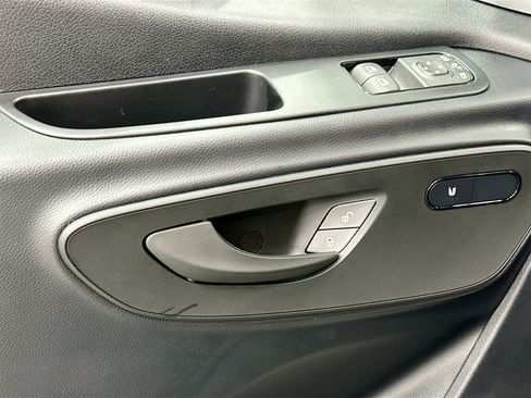 Used 2025 Mercedes-Benz Sprinter 2500 image 16