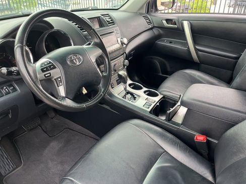 Used 2012 Toyota Highlander SE w/ Tow Pkg AWD/4WD image 18
