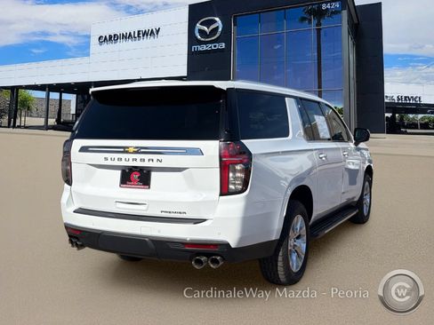 Used 2024 Chevrolet Suburban Premier RWD image 7