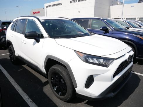 Certified 2021 Toyota RAV4 LE AWD/4WD image 2