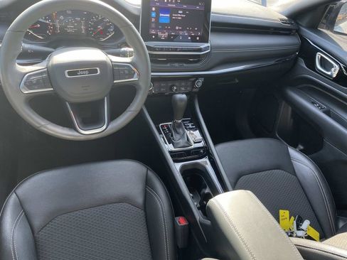 Used 2024 Jeep Compass Latitude w/ Convenience Group image 10