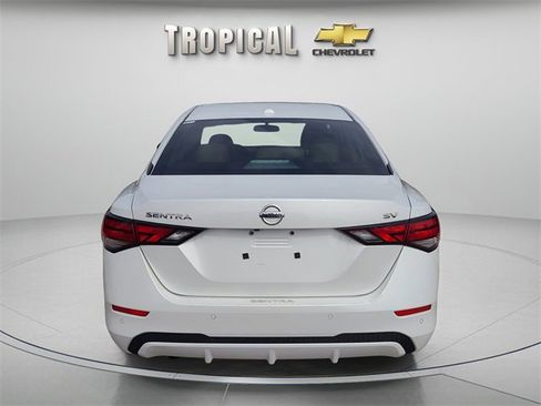 Used 2021 Nissan Sentra SV w/ SV Premium Package image 4