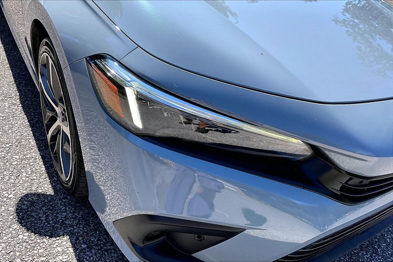 Used 2022 Honda Civic Touring image 32