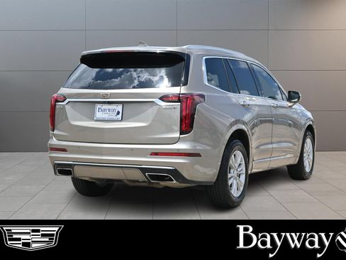 Used 2022 Cadillac XT6 Luxury FWD image 6